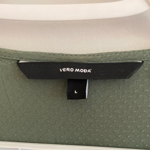 Button up shirt - Picture 2 of 5